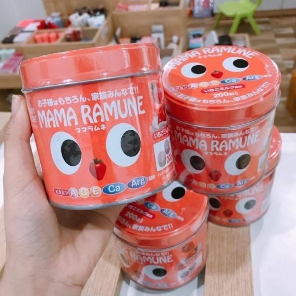 Kẹo Cho Trẻ Biếng Ăn Vị Dâu Mama Ramune Nhật 200v